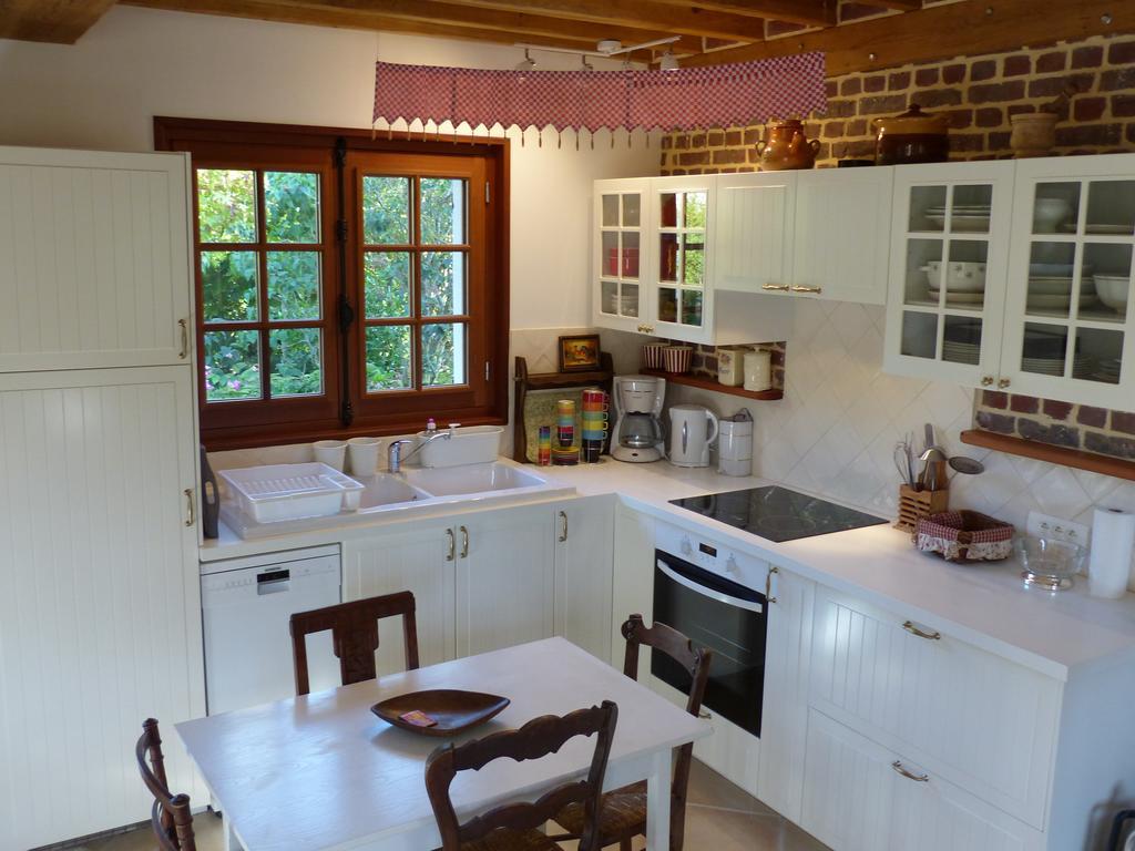 La Flore De Lys, Cottage Ideal Pour 2 Adultes Et 2 Enfants Saint-Jouin-Bruneval Zimmer foto