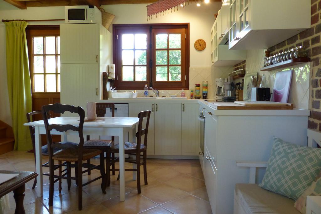 La Flore De Lys, Cottage Ideal Pour 2 Adultes Et 2 Enfants Saint-Jouin-Bruneval Exterior foto